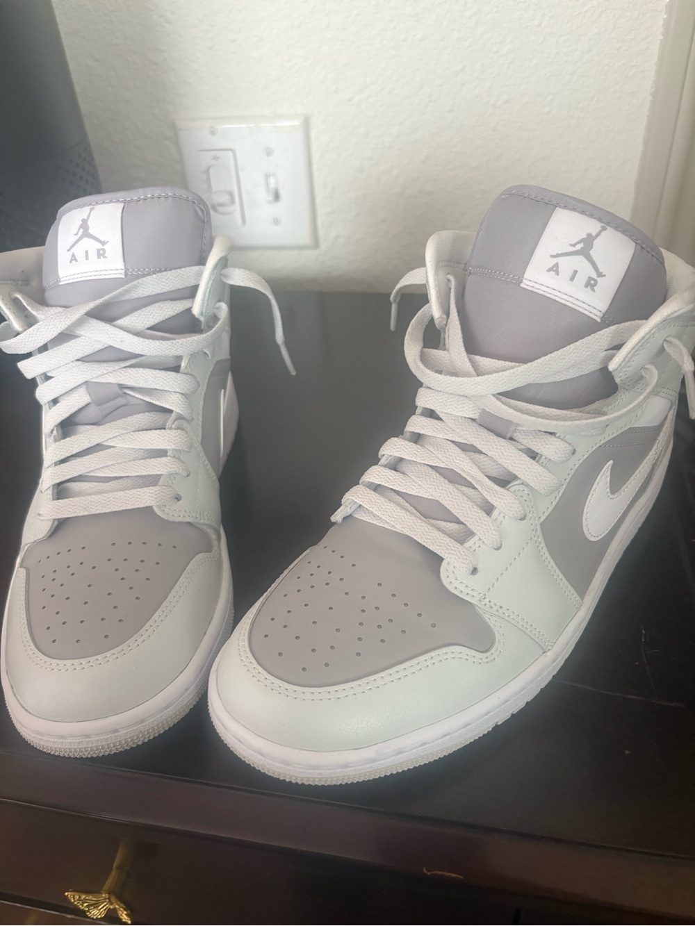 Nike Air Jordan 1 Mid - Grey & White